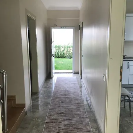 La Mira Villa