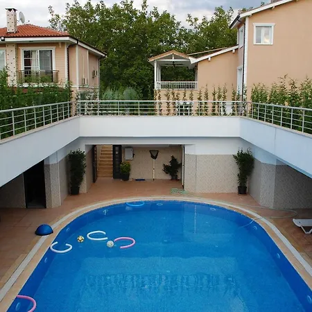 La Mira Villa *