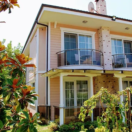 La Mira Villa