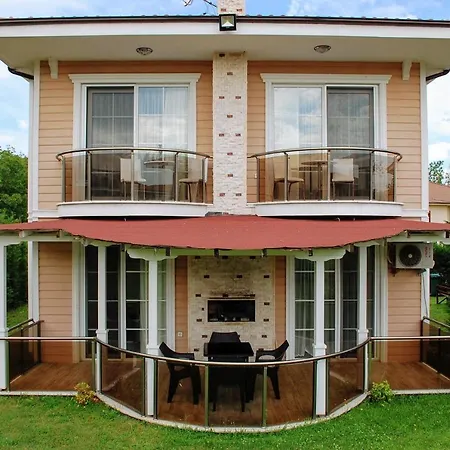 La Mira Villa *