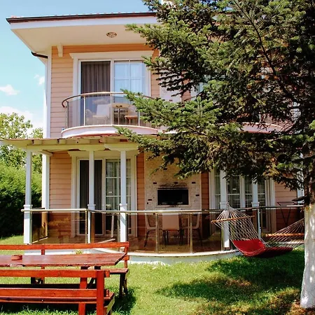 La Mira Villa *