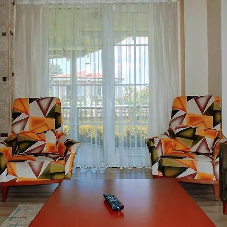 La Mira Villa *